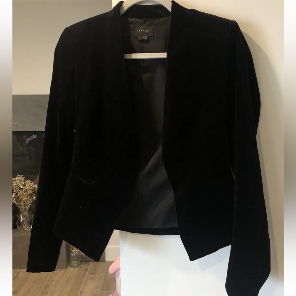 Evening Blazer / Black Velvet Blazer / THEORY  Tailored  / Size 2